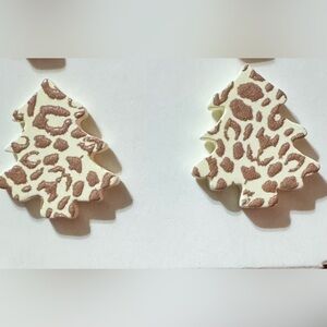 🎄4/$20🎄Leopard Print Tree Earrings